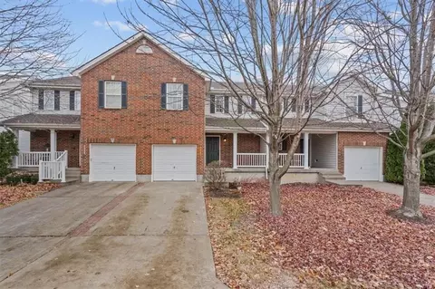 1232 SW Wysteria Dr, Lees Summit, MO 64082