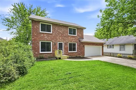 417 N Ridge Ave, Liberty, MO 64068