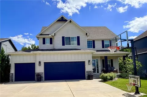 804 SE Holly Ct, Blue Springs, MO 64014