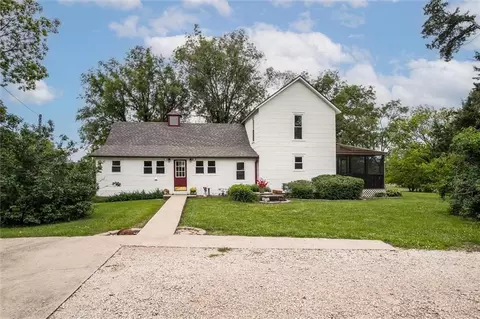 43601 E State Route B Rd, Creighton, MO 64739