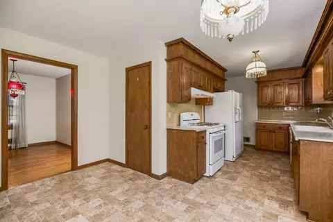 Kitchen - 1012 SE 2nd Ter, Lees Summit, MO 64063 photo 1 of 3