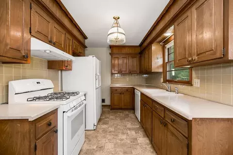 Kitchen - 1012 SE 2nd Ter, Lees Summit, MO 64063 photo 3 of 3