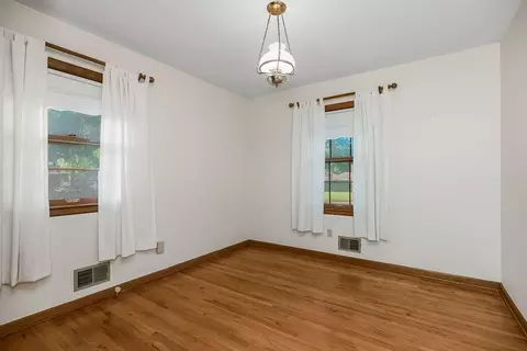 Bedroom - 1012 SE 2nd Ter, Lees Summit, MO 64063 photo 5 of 6
