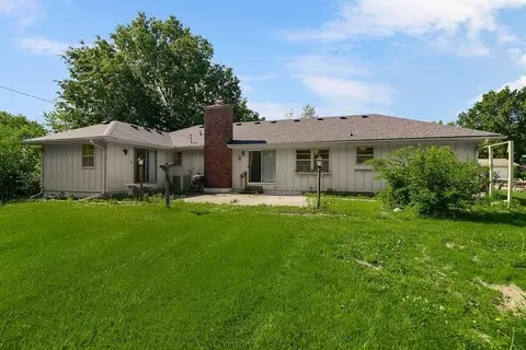 Exterior - 1012 SE 2nd Ter, Lees Summit, MO 64063 photo 4 of 6