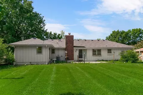 Exterior - 1012 SE 2nd Ter, Lees Summit, MO 64063 photo 5 of 6