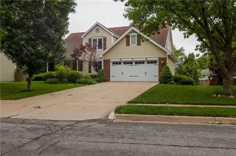 721 Eldridge St, Lawrence, KS 66049