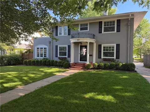 735 E 63rd Ter, Kansas City, MO 64110
