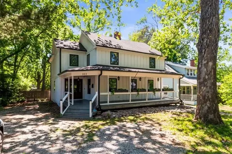 303 SW 2nd St, Lees Summit, MO 64063