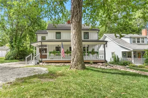 303 SW 2nd St, Lees Summit, MO 64063