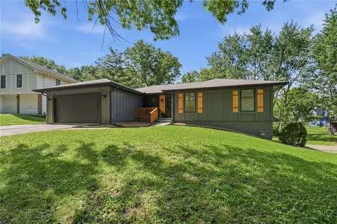 8300 N Virginia Ave, Kansas City, MO 64118