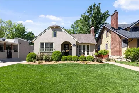 302 E 66th Ter, Kansas City, MO 64113