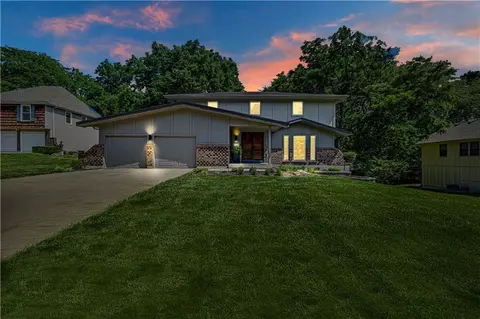 106 E 104th St, Kansas City, MO 64114