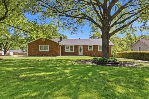 402 S Harrison St, Spring Hill, KS 66083
