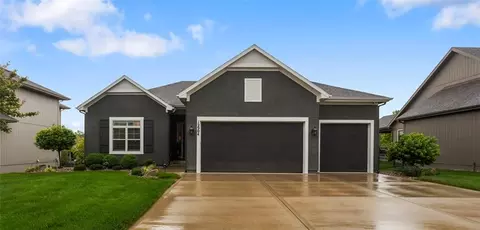 12904 W 169th St, Overland Park, KS 66221