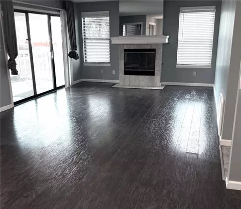 8822 W 106th Ter, Overland Park, KS 66212