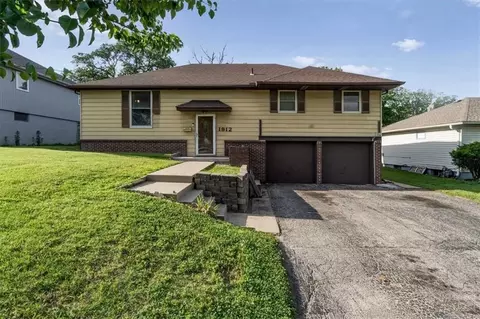 1912 Shearer Rd, Kansas City, KS 66106