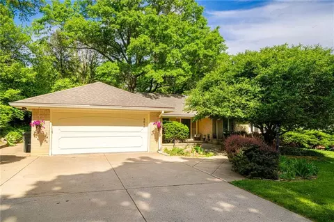 3015 Miller Rd, Saint Joseph, MO 64506