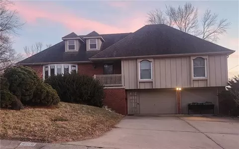 16001 E 30 St, Independence, MO 64055