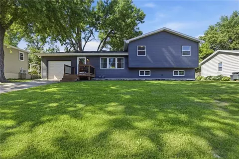 1522 Frankie Ln, Saint Joseph, MO 64503