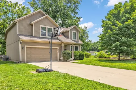 7829 Benson St, Overland Park, KS 66204
