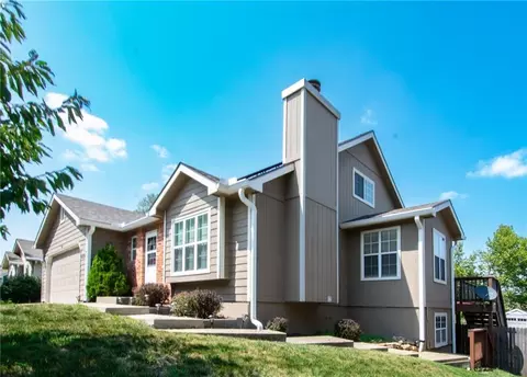 4824 W 24th St, Lawrence, KS 66047
