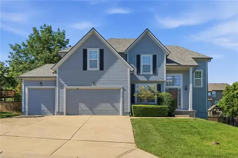 21104 W 53rd Ter, Shawnee, KS 66218