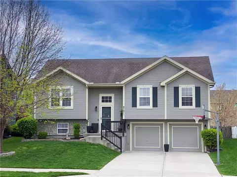 8707 NE 101st Ter, Kansas City, MO 64157