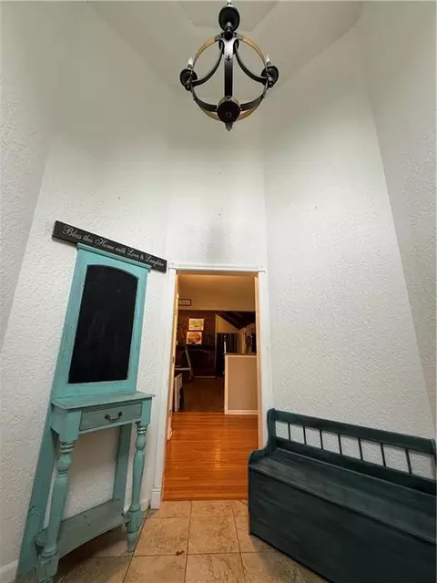 Entry Way - 3704 S Willis Ave, Independence, MO 64055 photo 1 of 2