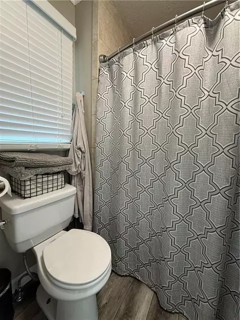 Bath - 3704 S Willis Ave, Independence, MO 64055 photo 3 of 5