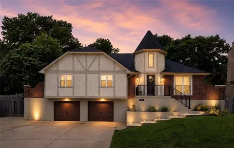 3704 S Willis Ave, Independence, MO 64055