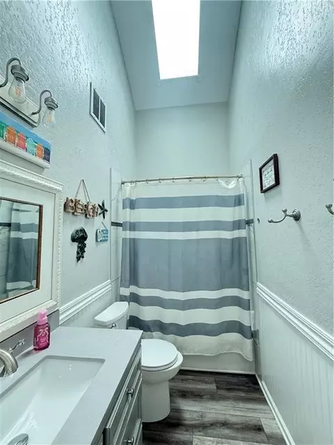 Bath - 3704 S Willis Ave, Independence, MO 64055 photo 1 of 5