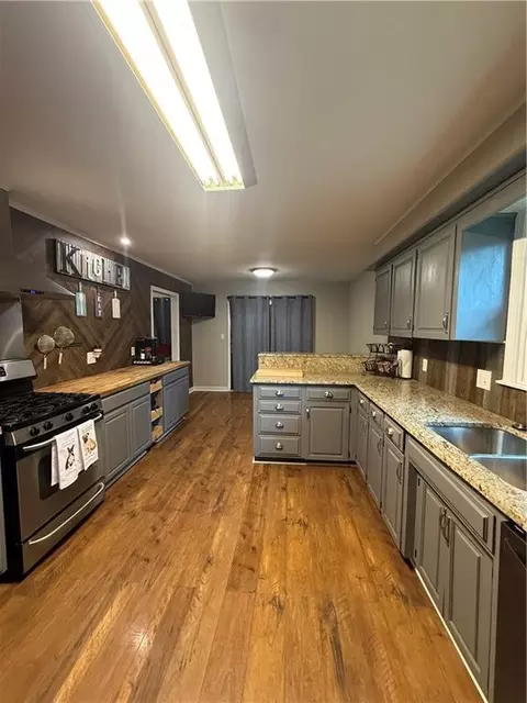 Kitchen - 3704 S Willis Ave, Independence, MO 64055 photo 3 of 4