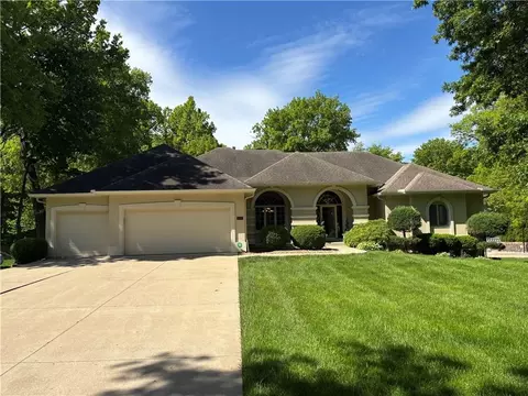 3431 NW Pink Hill Cir, Blue Springs, MO 64015