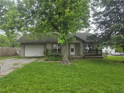 1409 S Kings Hwy, Independence, MO 64055