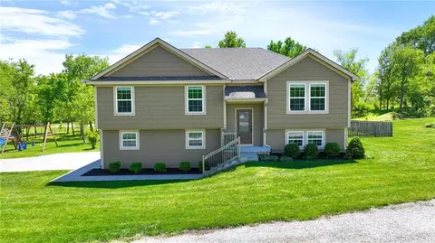 33767 Hwy U Hwy, Rayville, MO 64084