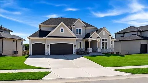 16924 Futura St, Overland Park, KS 66085