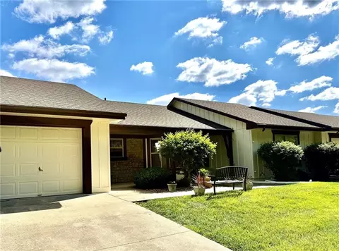 18797 Sunrise Dr, Belton, MO 64012