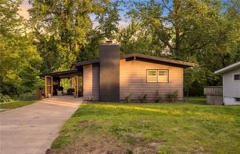 1030 Anderson St, Warrensburg, MO 64093