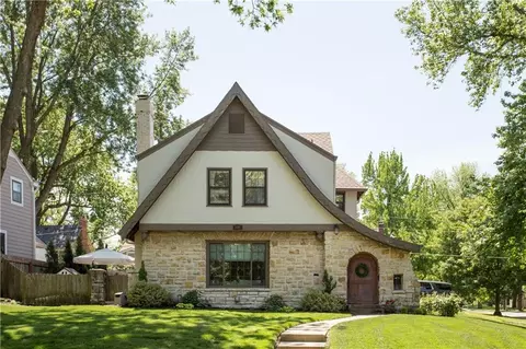 3 E 68th Ter, Kansas City, MO 64113