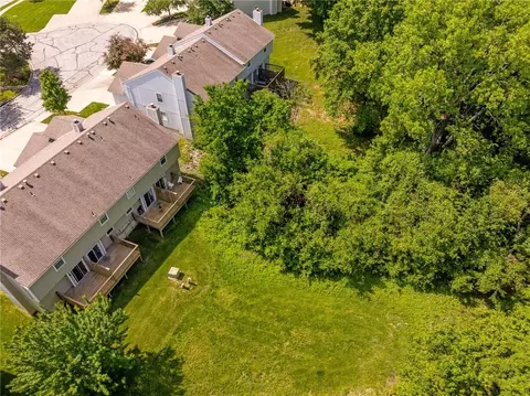 View/Area - 4612 NE Whispering Winds Dr #A, Lees Summit, MO 64064 photo 2 of 4