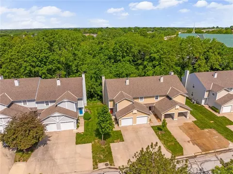 View/Area - 4612 NE Whispering Winds Dr #A, Lees Summit, MO 64064 photo 4 of 4