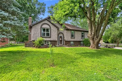 12311 W 54th St, Shawnee, KS 66216