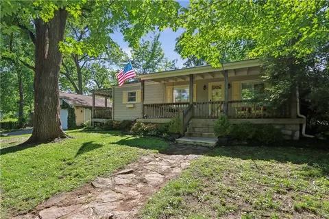 7116 Walnut St, Kansas City, MO 64114