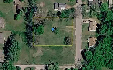 1119 Ash St, Atchison, KS 66002
