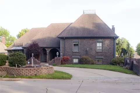 16701 E George Franklyn Dr, Independence, MO 64055