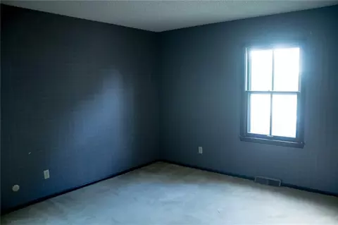 Bedroom - 16701 E George Franklyn Dr, Independence, MO 64055 photo 3 of 4