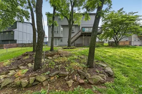 Exterior - 908 NE Michael Dr, Lees Summit, MO 64086 photo 7 of 8