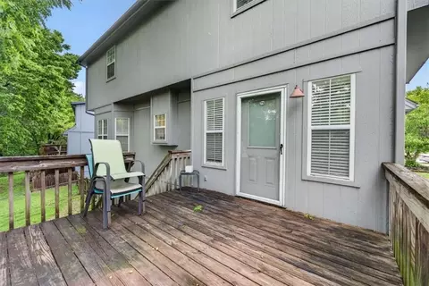 Exterior - 908 NE Michael Dr, Lees Summit, MO 64086 photo 3 of 8