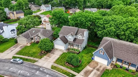 View/Area - 908 NE Michael Dr, Lees Summit, MO 64086 photo 1 of 3