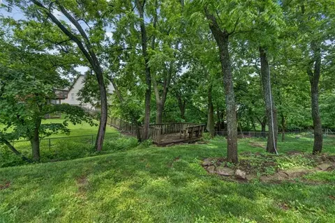 Exterior - 908 NE Michael Dr, Lees Summit, MO 64086 photo 6 of 8